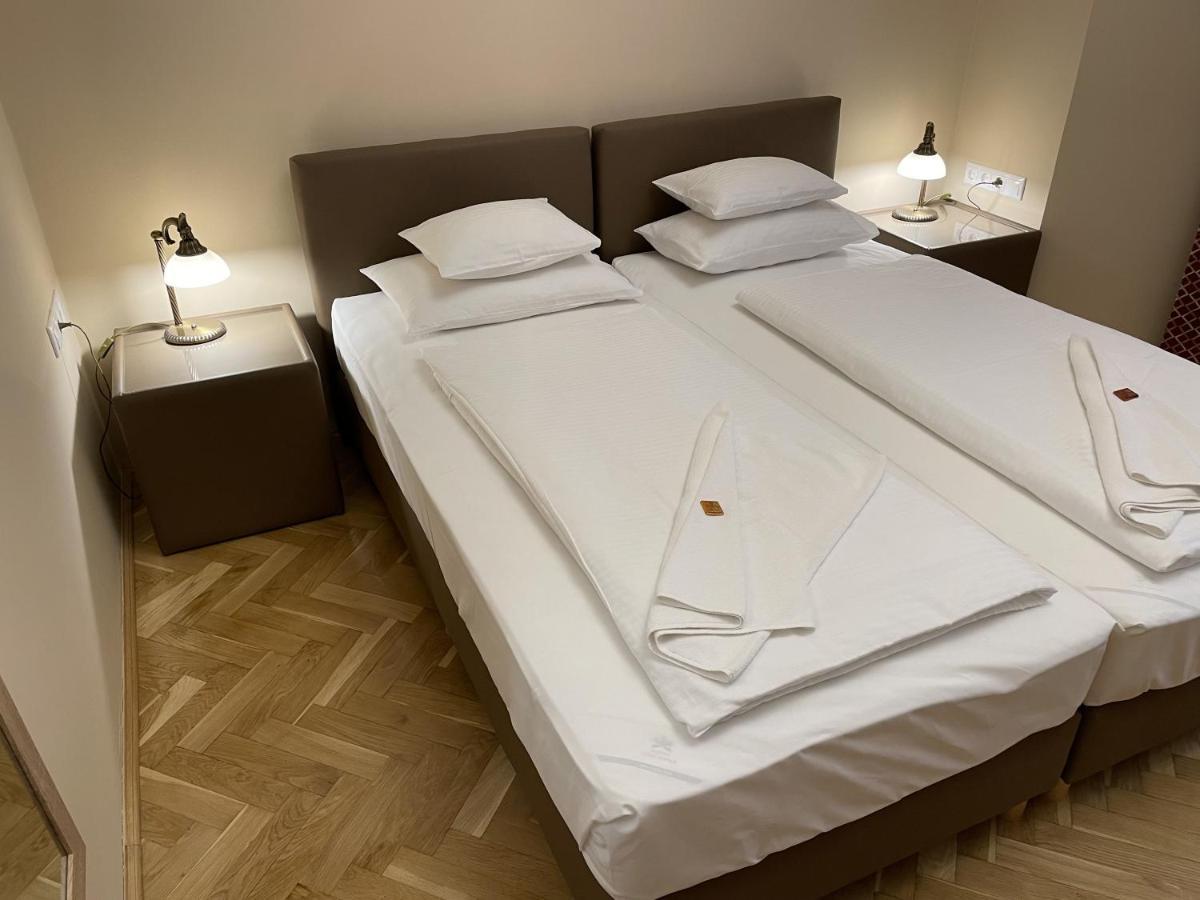 Dozsa Apartman แซแก็ด ภายนอก รูปภาพ