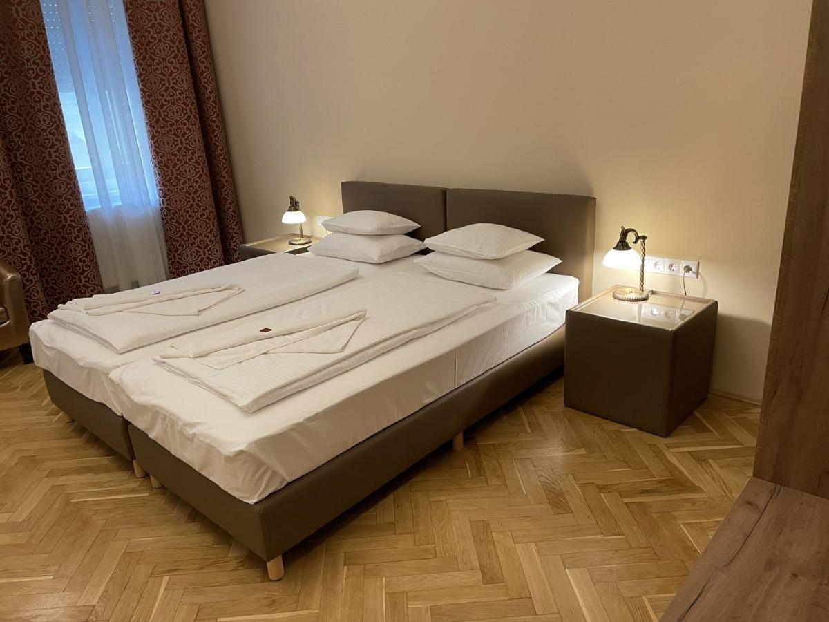 Dozsa Apartman แซแก็ด ภายนอก รูปภาพ