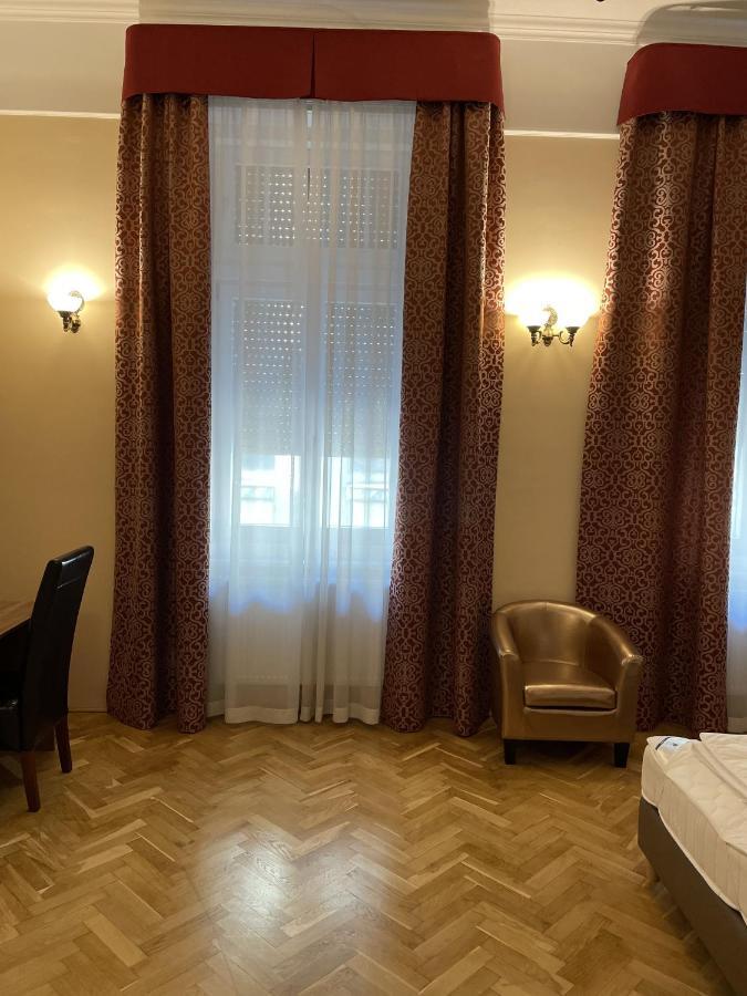 Dozsa Apartman แซแก็ด ภายนอก รูปภาพ