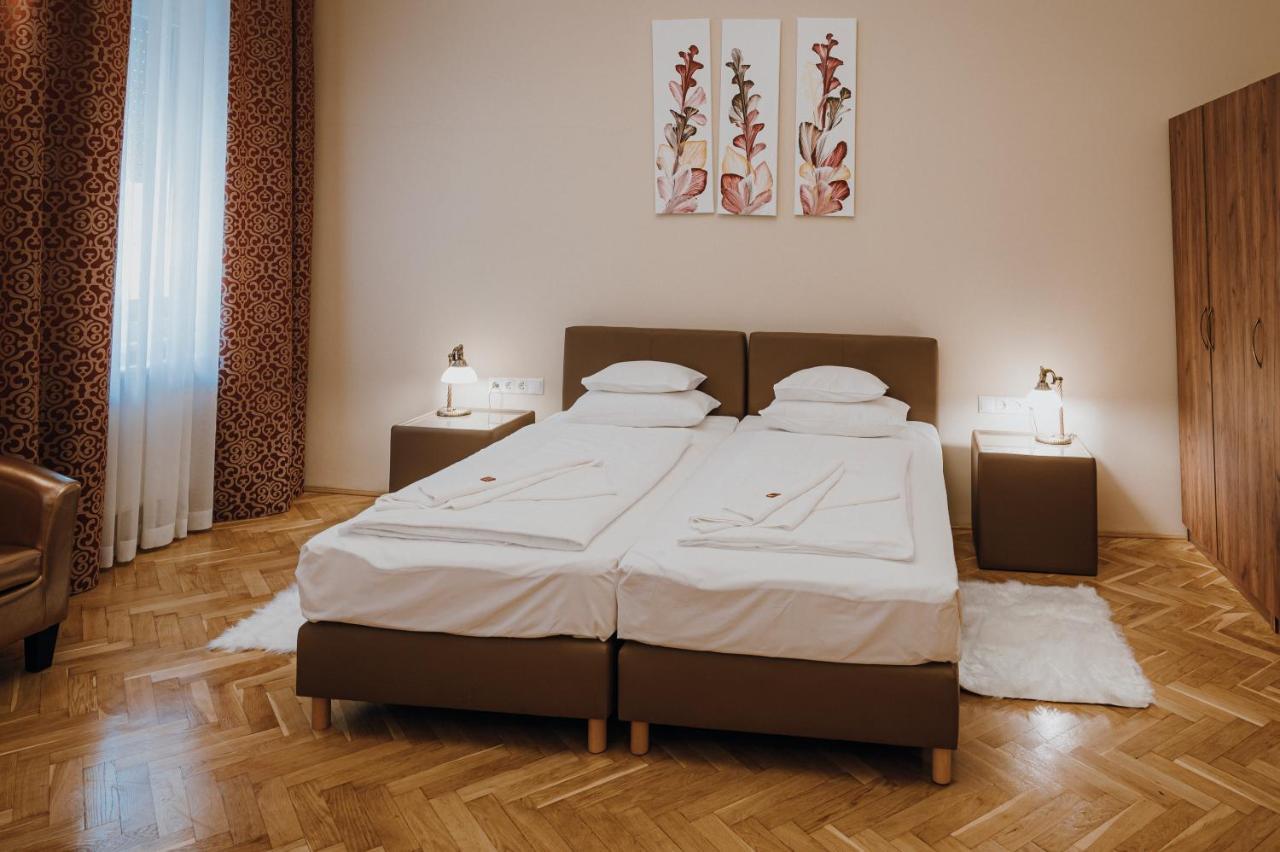 Dozsa Apartman แซแก็ด ภายนอก รูปภาพ