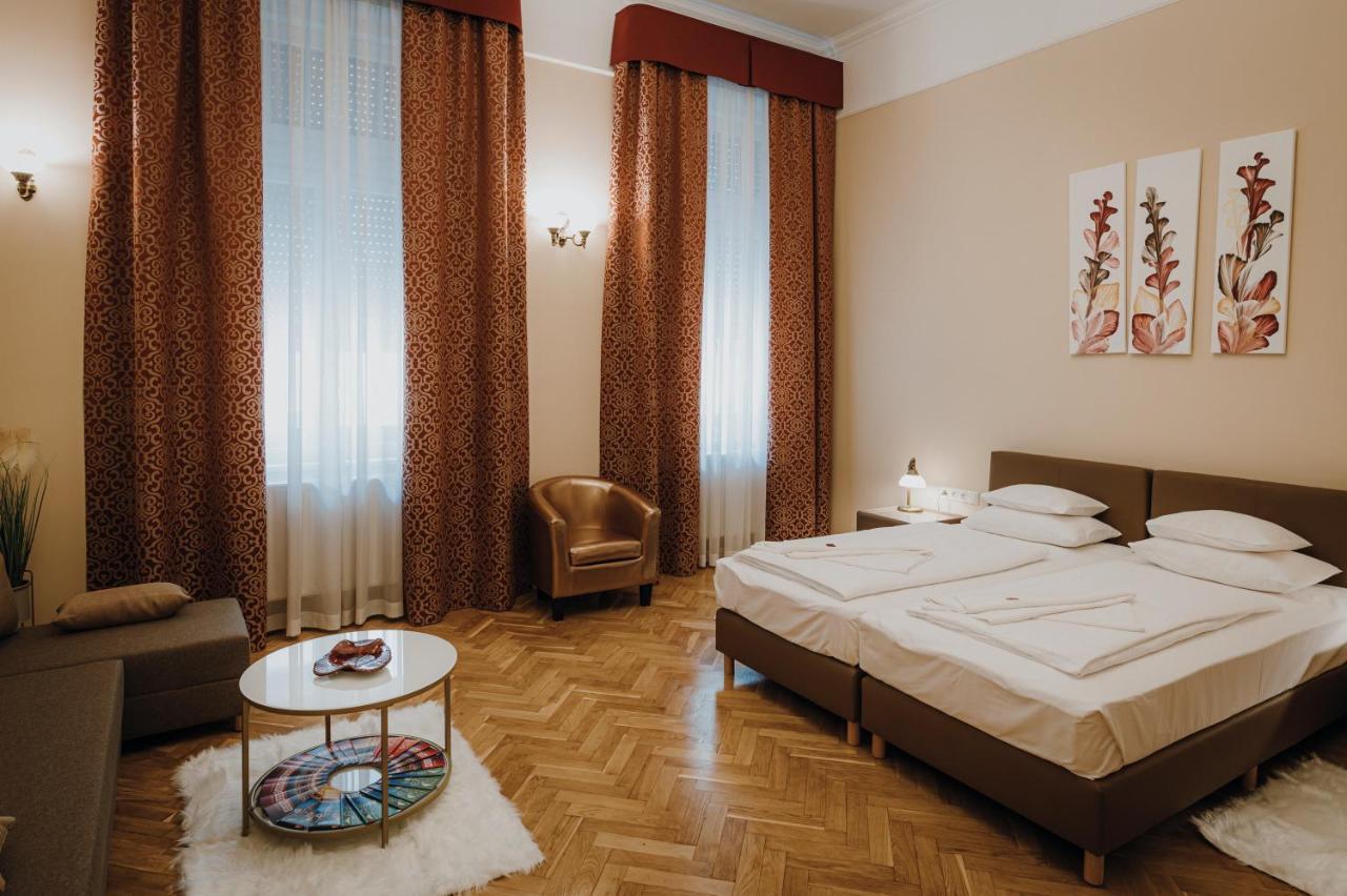 Dozsa Apartman แซแก็ด ภายนอก รูปภาพ