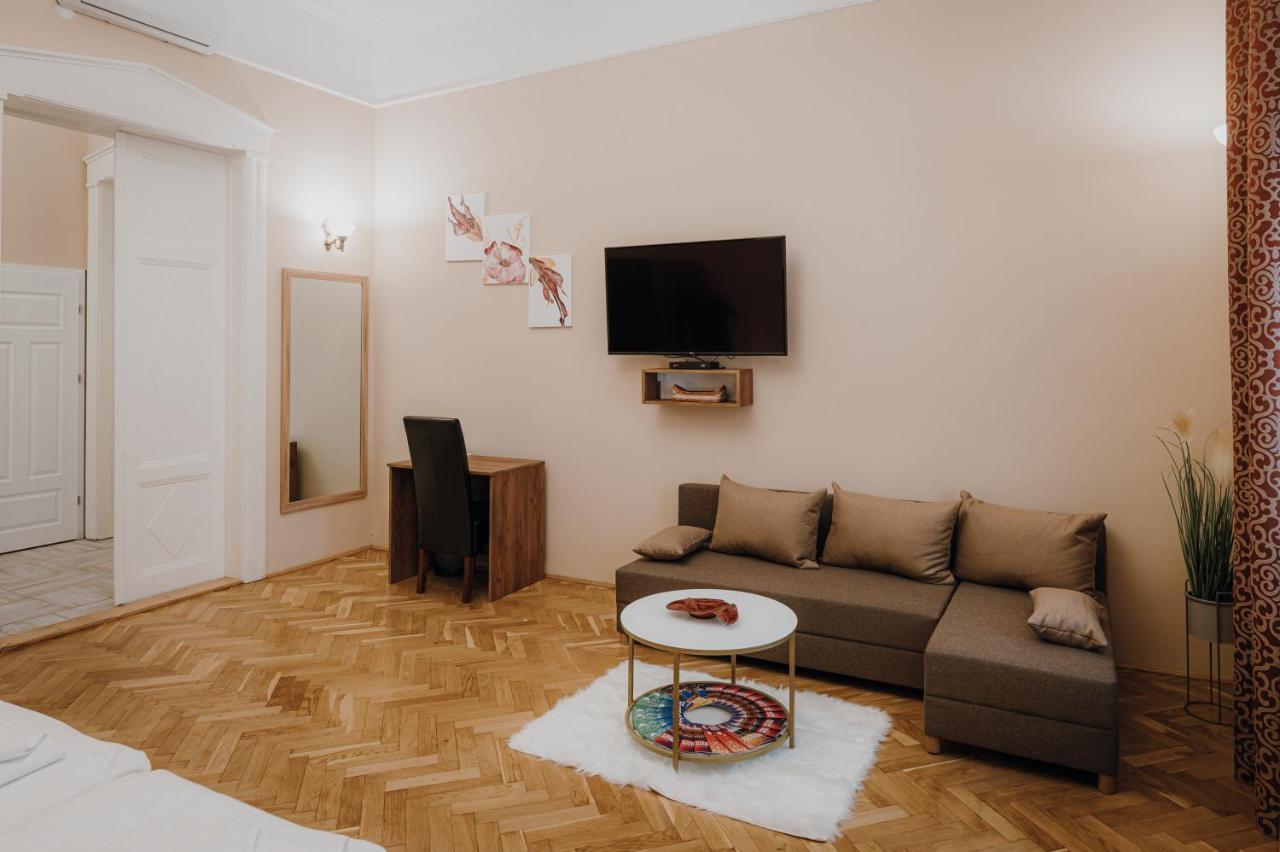 Dozsa Apartman แซแก็ด ภายนอก รูปภาพ