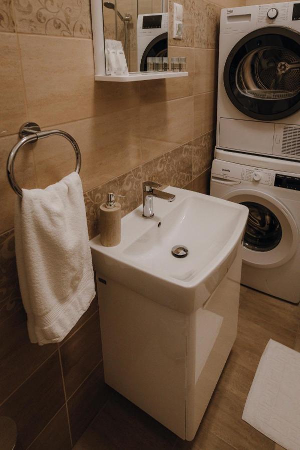 Dozsa Apartman แซแก็ด ภายนอก รูปภาพ