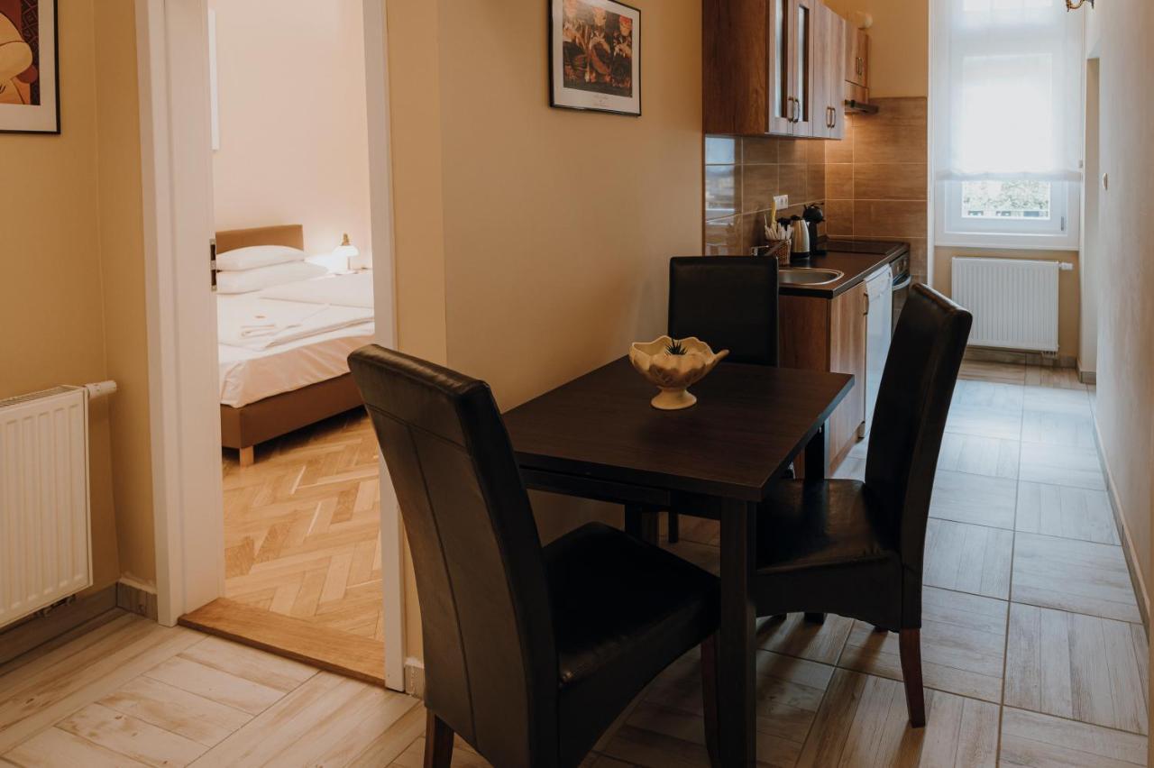 Dozsa Apartman แซแก็ด ภายนอก รูปภาพ