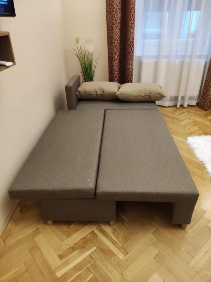 Dozsa Apartman แซแก็ด ภายนอก รูปภาพ